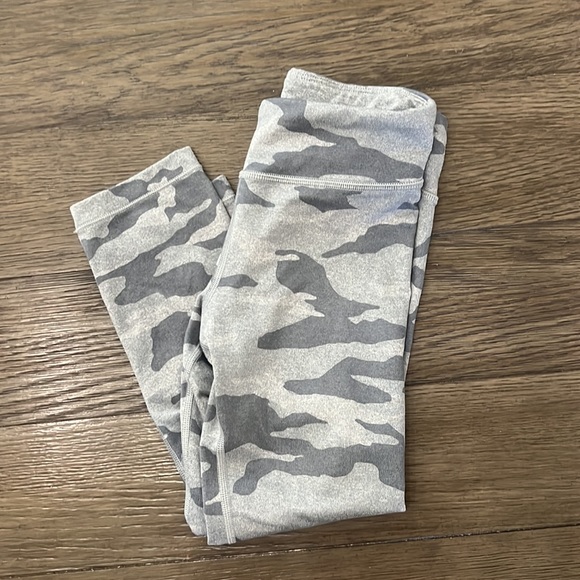 Athleta Girl Camo chit chat capri leggings - Picture 6 of 9